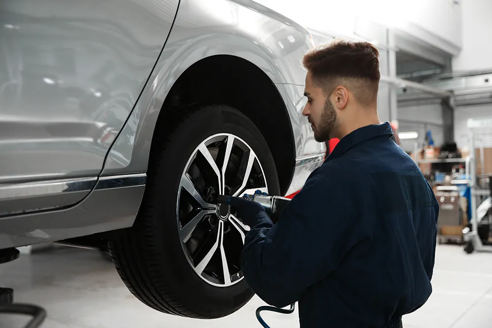 What Clues Let You Know You Need New Tires?